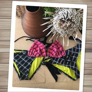 Cute HURLEY 3-Piece Bikini Set!